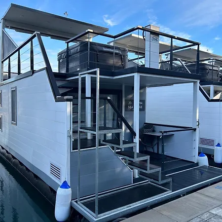 Floating Sea House Shark 2 *