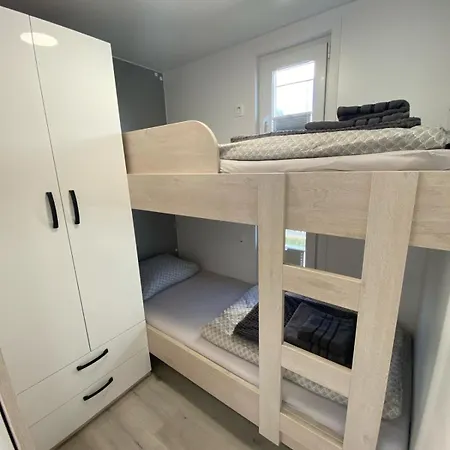 Apartman Floating Sea House Shark 2
